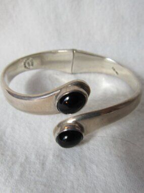 Vintage Taxco Mexican Sterling Silver & Onyx Hinged Cuff Bracelet